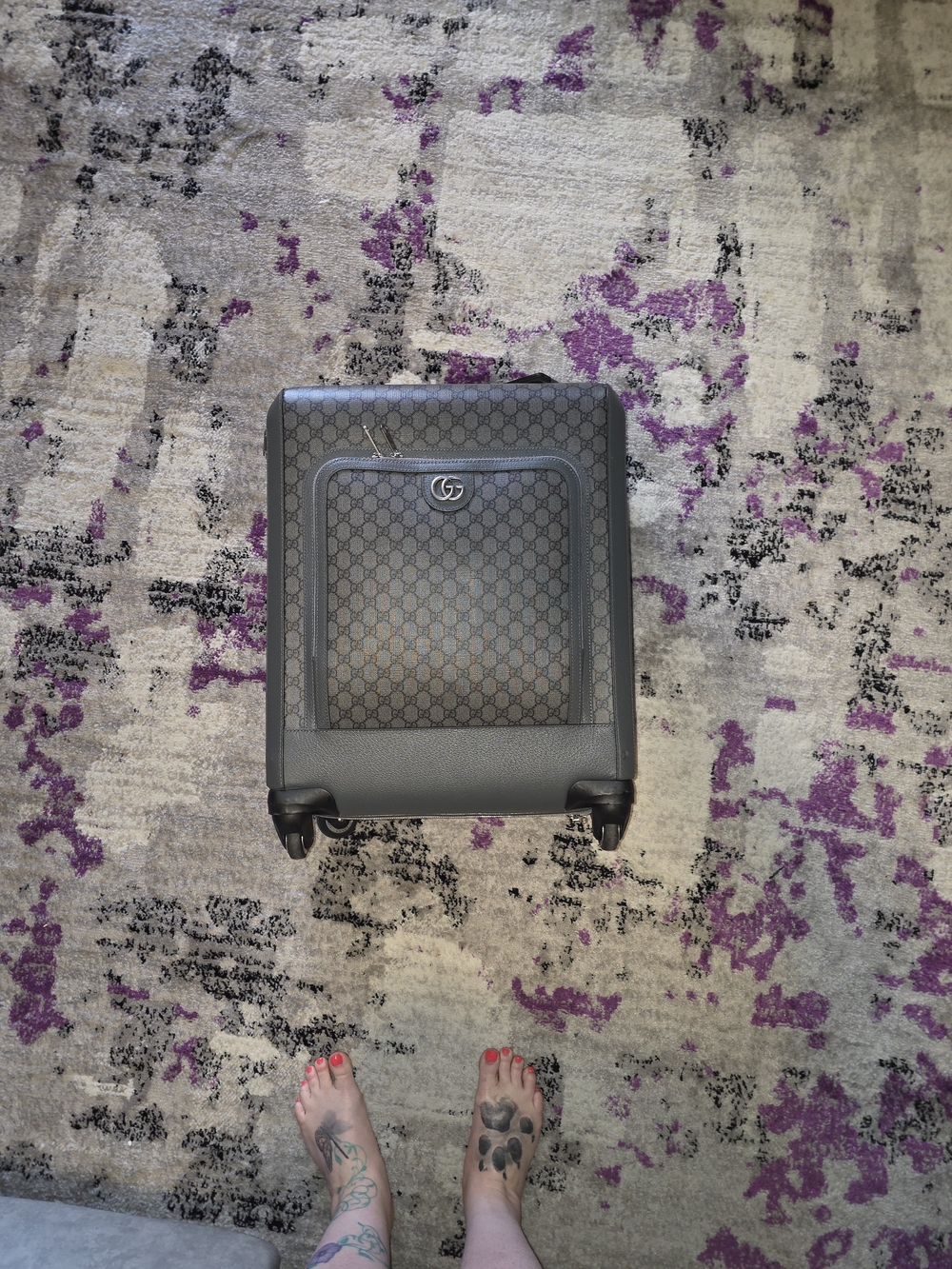 Gucci Gray GG Supreme Rolling Carry-On